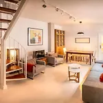 Centuria Macarena, Apartamento Duplex